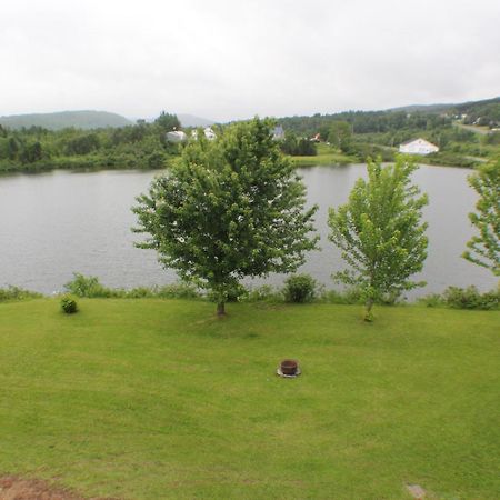 Manoir Des Lacs Lac Baker Buitenkant foto