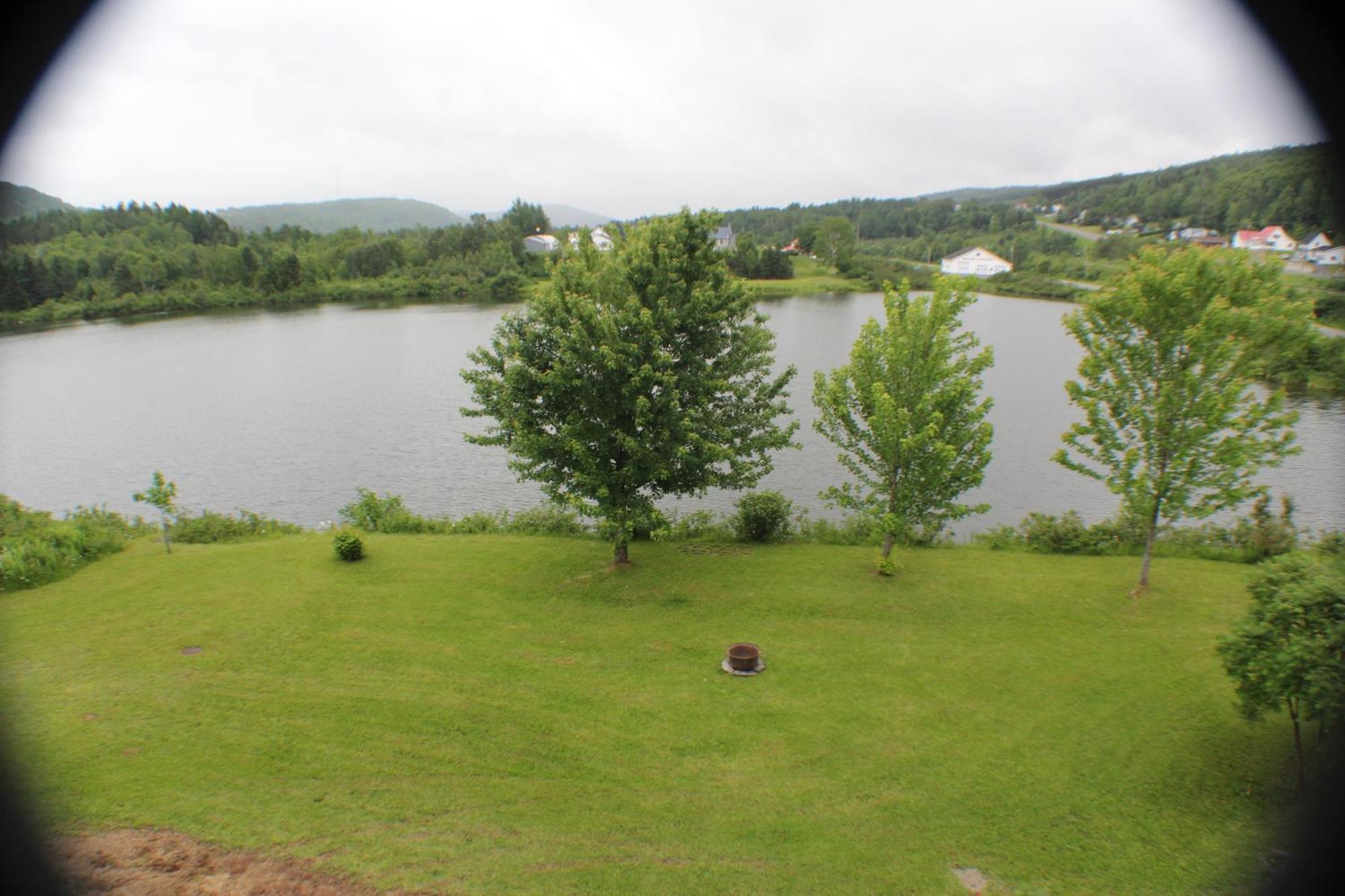 Manoir Des Lacs Lac Baker Buitenkant foto
